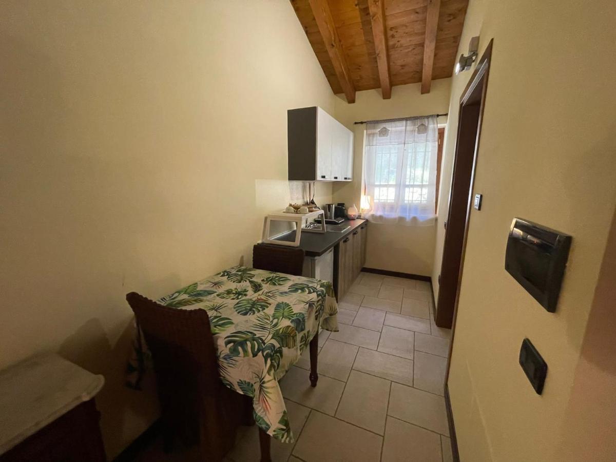 La FIOCCHINA - Magic Place - Salò - Garda Lake - countryside farmhouse, inside the middle of the lake Exterior foto
