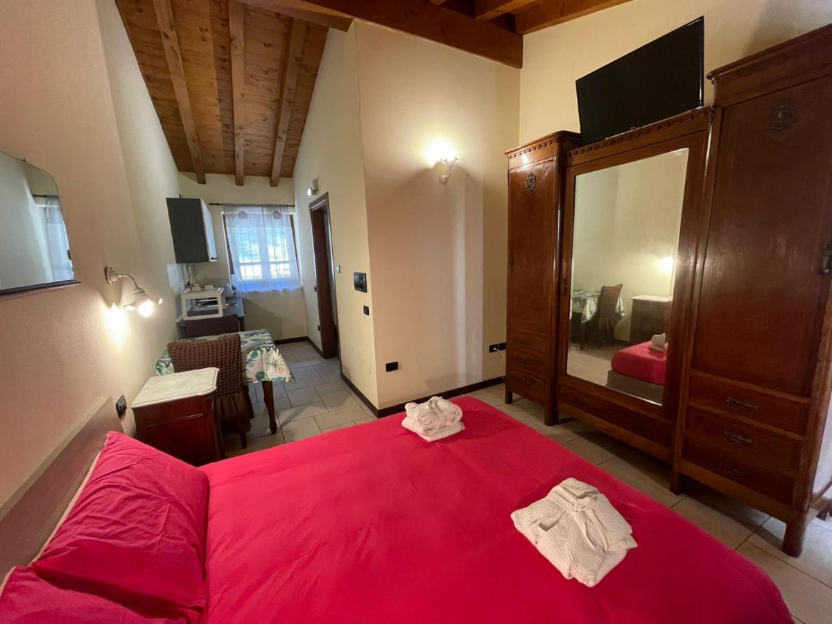 La FIOCCHINA - Magic Place - Salò - Garda Lake - countryside farmhouse, inside the middle of the lake Exterior foto