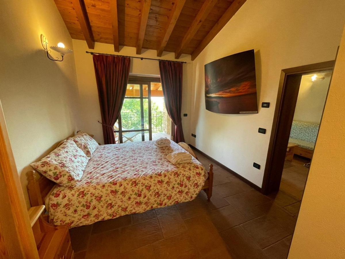 La FIOCCHINA - Magic Place - Salò - Garda Lake - countryside farmhouse, inside the middle of the lake Exterior foto