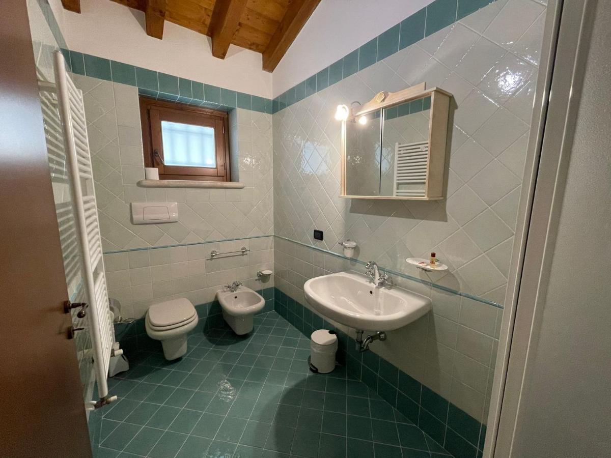 La FIOCCHINA - Magic Place - Salò - Garda Lake - countryside farmhouse, inside the middle of the lake Exterior foto