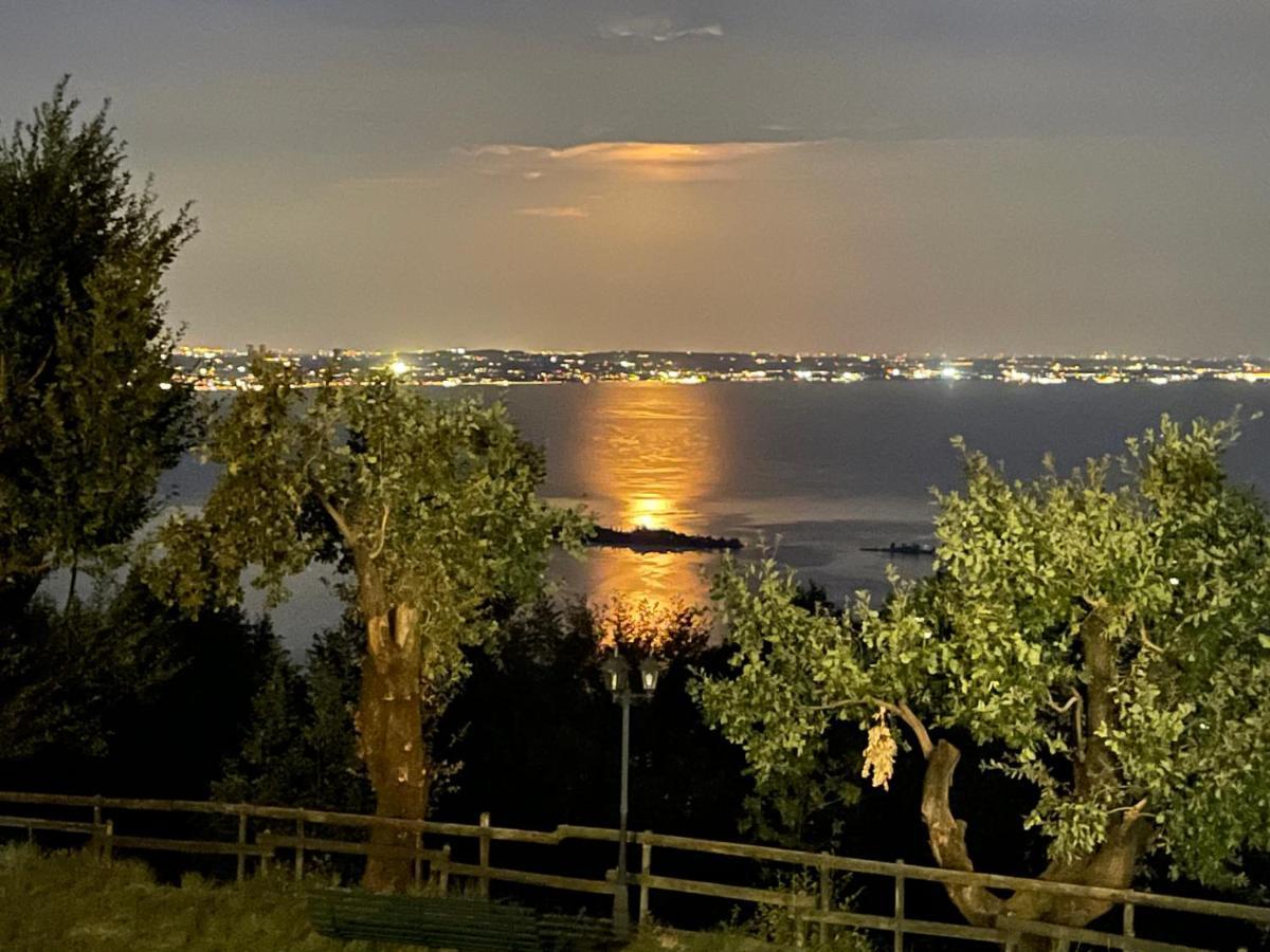 La FIOCCHINA - Magic Place - Salò - Garda Lake - countryside farmhouse, inside the middle of the lake Exterior foto